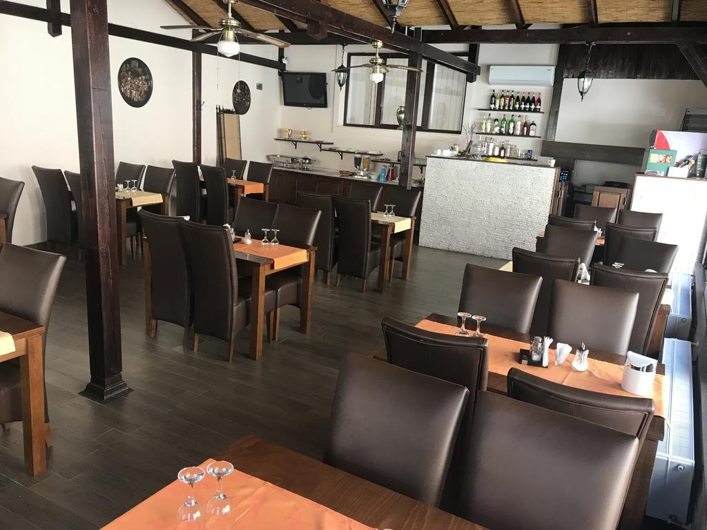 Hotel Cardinal Satu Mare Luaran gambar