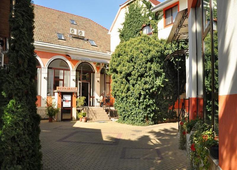Hotel Cardinal Satu Mare Luaran gambar