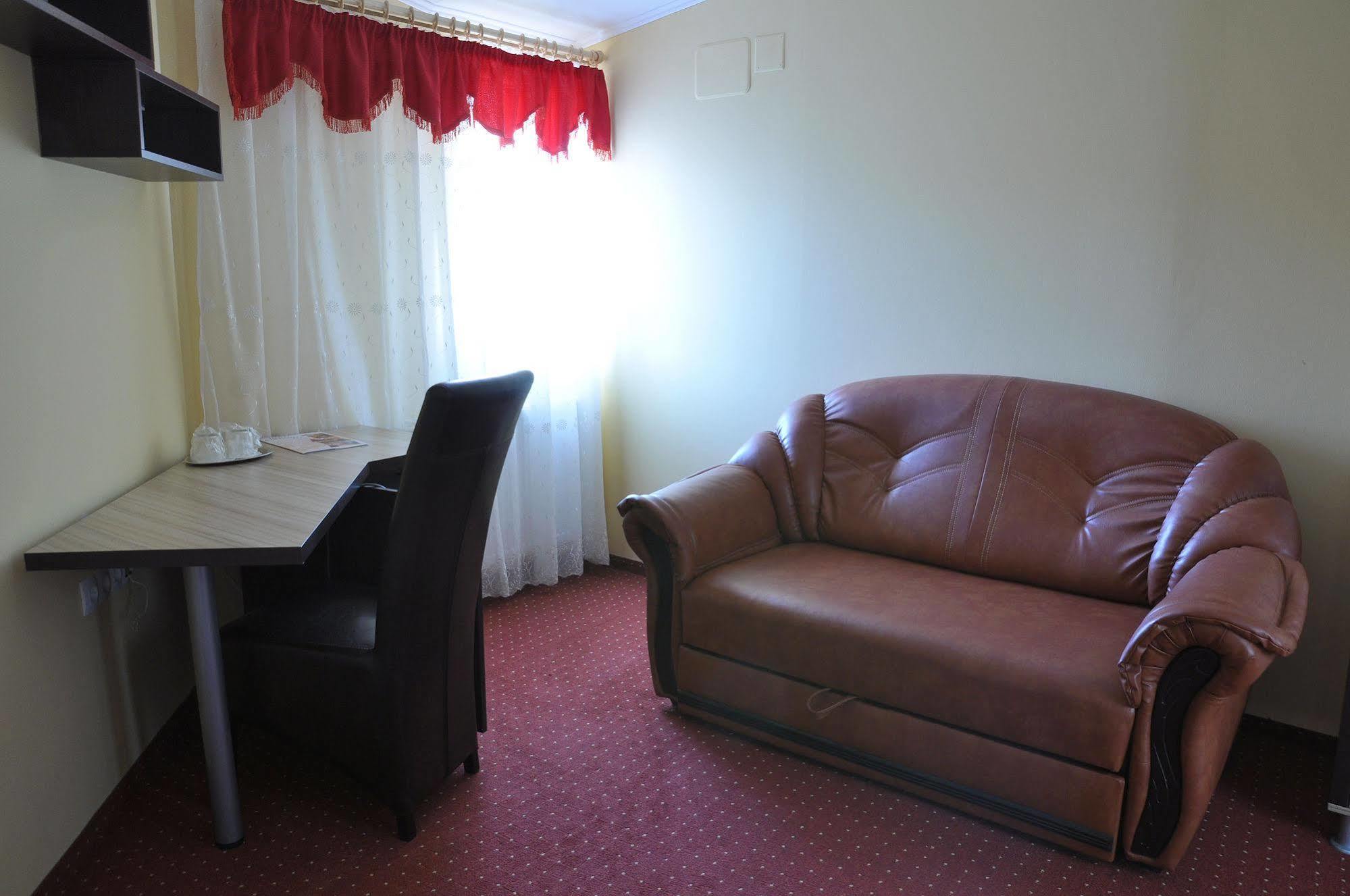Hotel Cardinal Satu Mare Luaran gambar