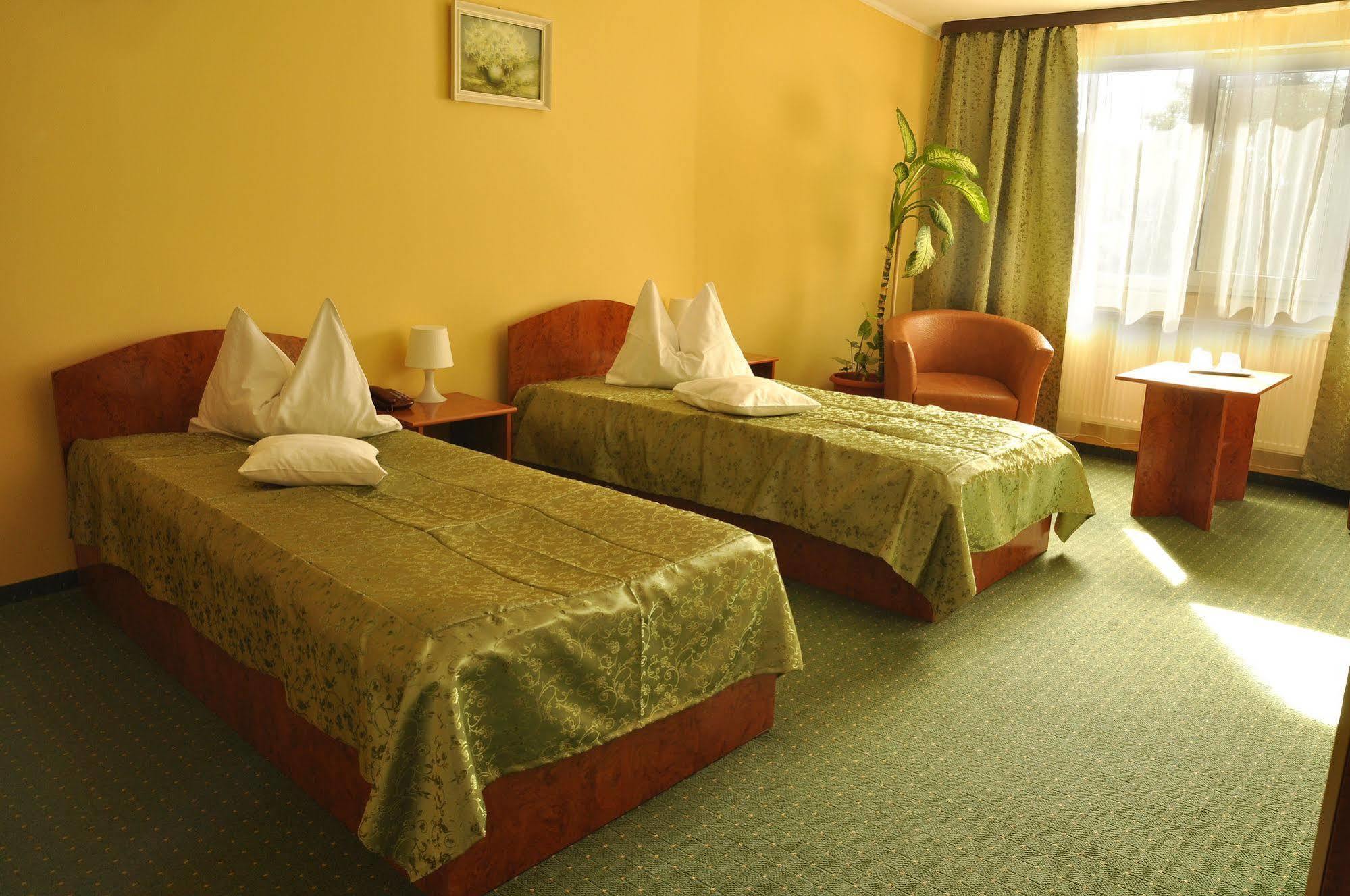 Hotel Cardinal Satu Mare Luaran gambar