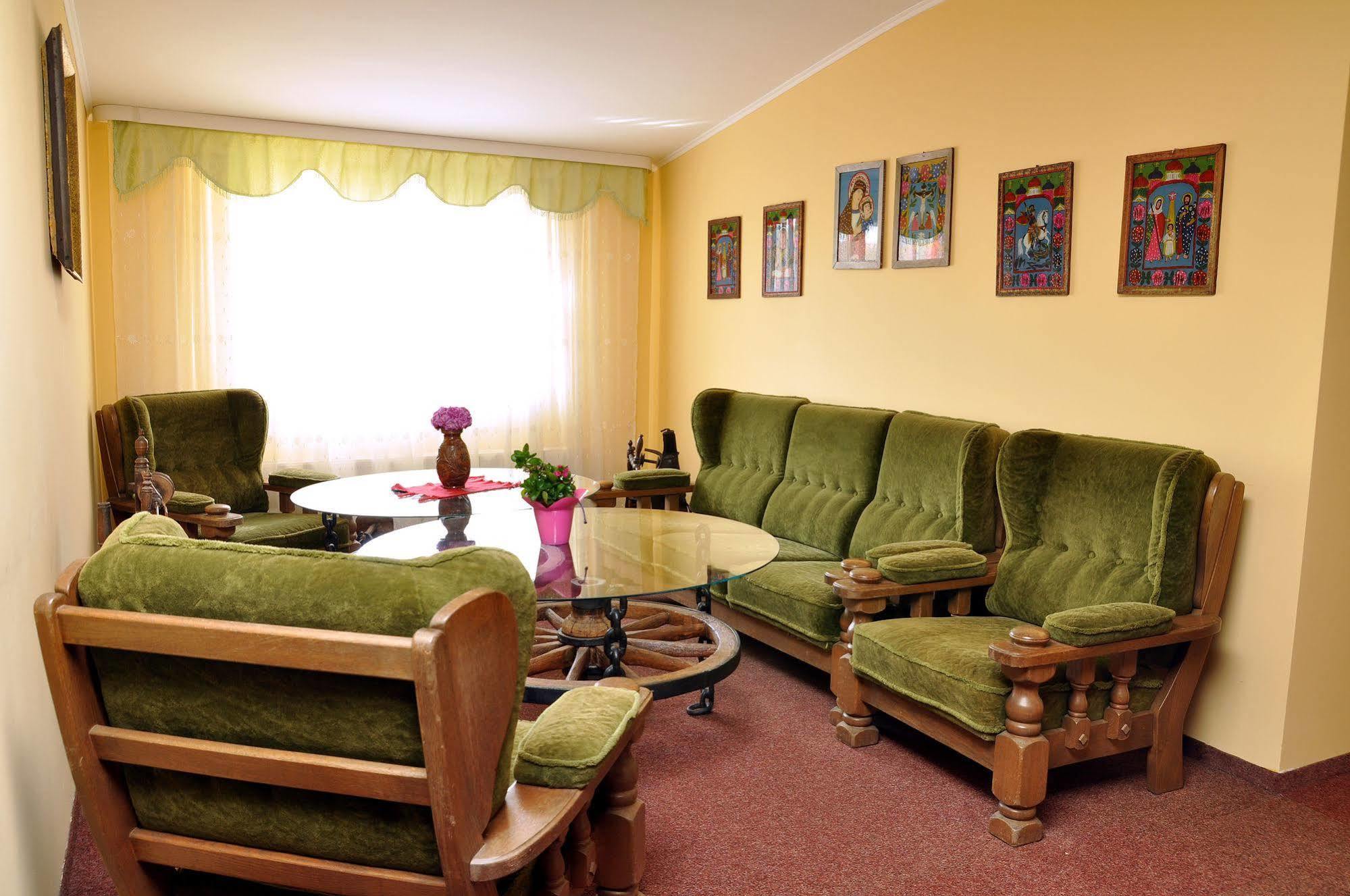 Hotel Cardinal Satu Mare Luaran gambar
