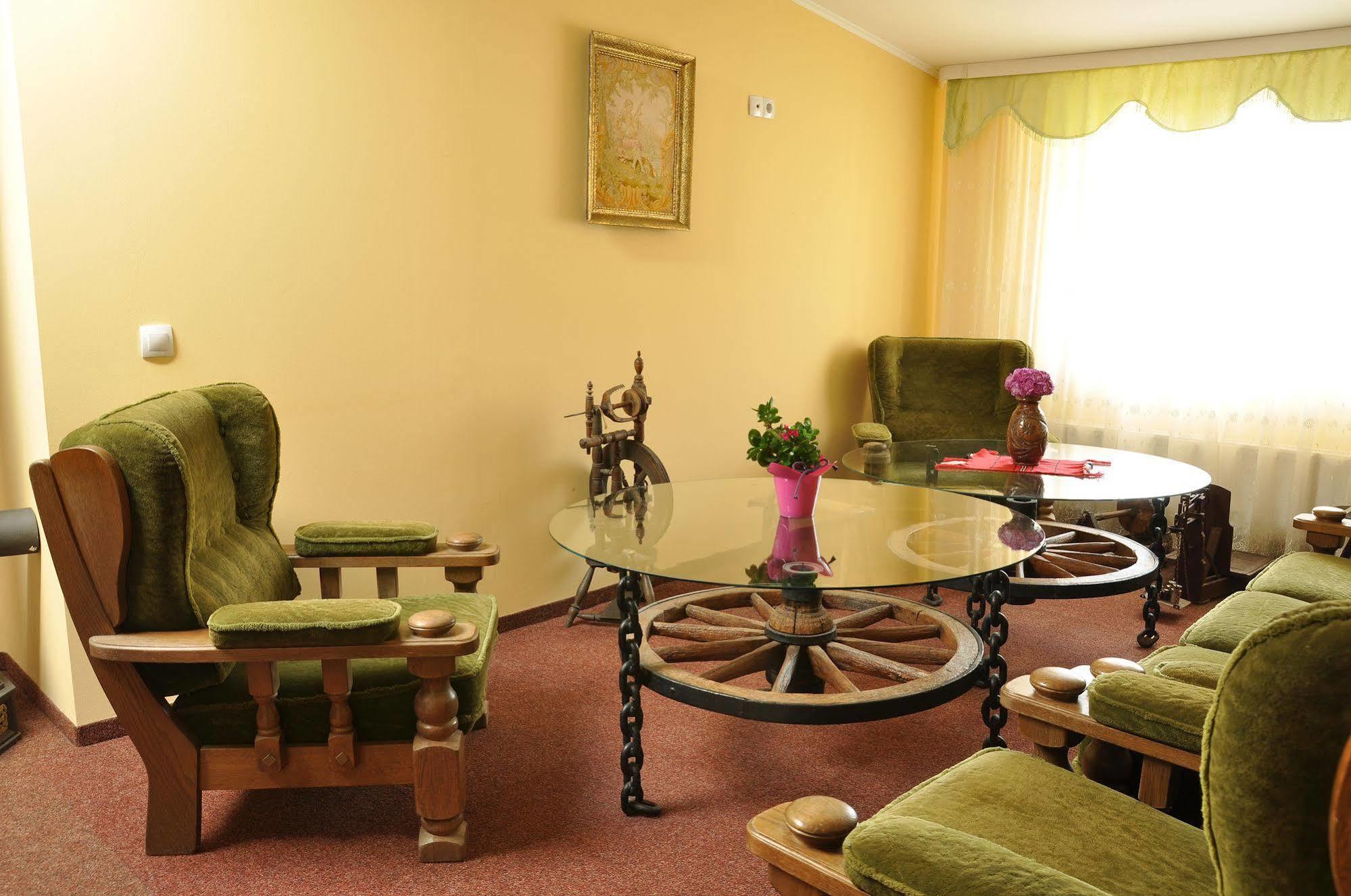 Hotel Cardinal Satu Mare Luaran gambar